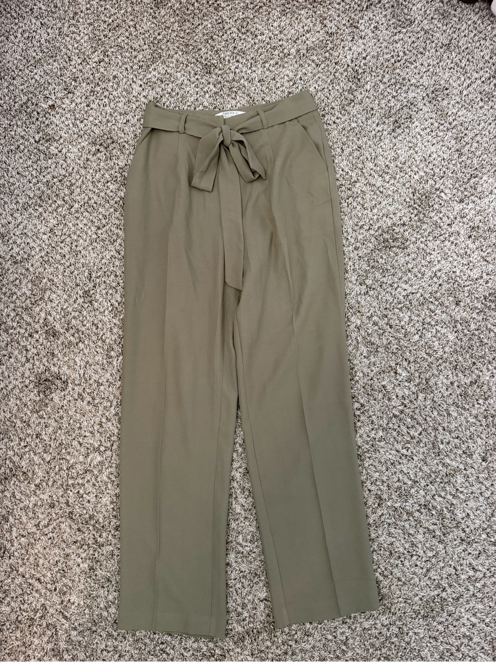 Forever 21 Olive Tie-Waist Cropped Trousers